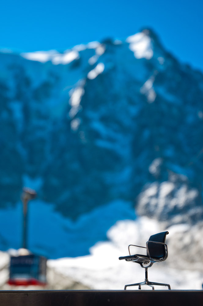 Mini Eames Eames executive in the Swiss-French Alps